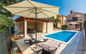 Awesome Home In Medulin With Wifi